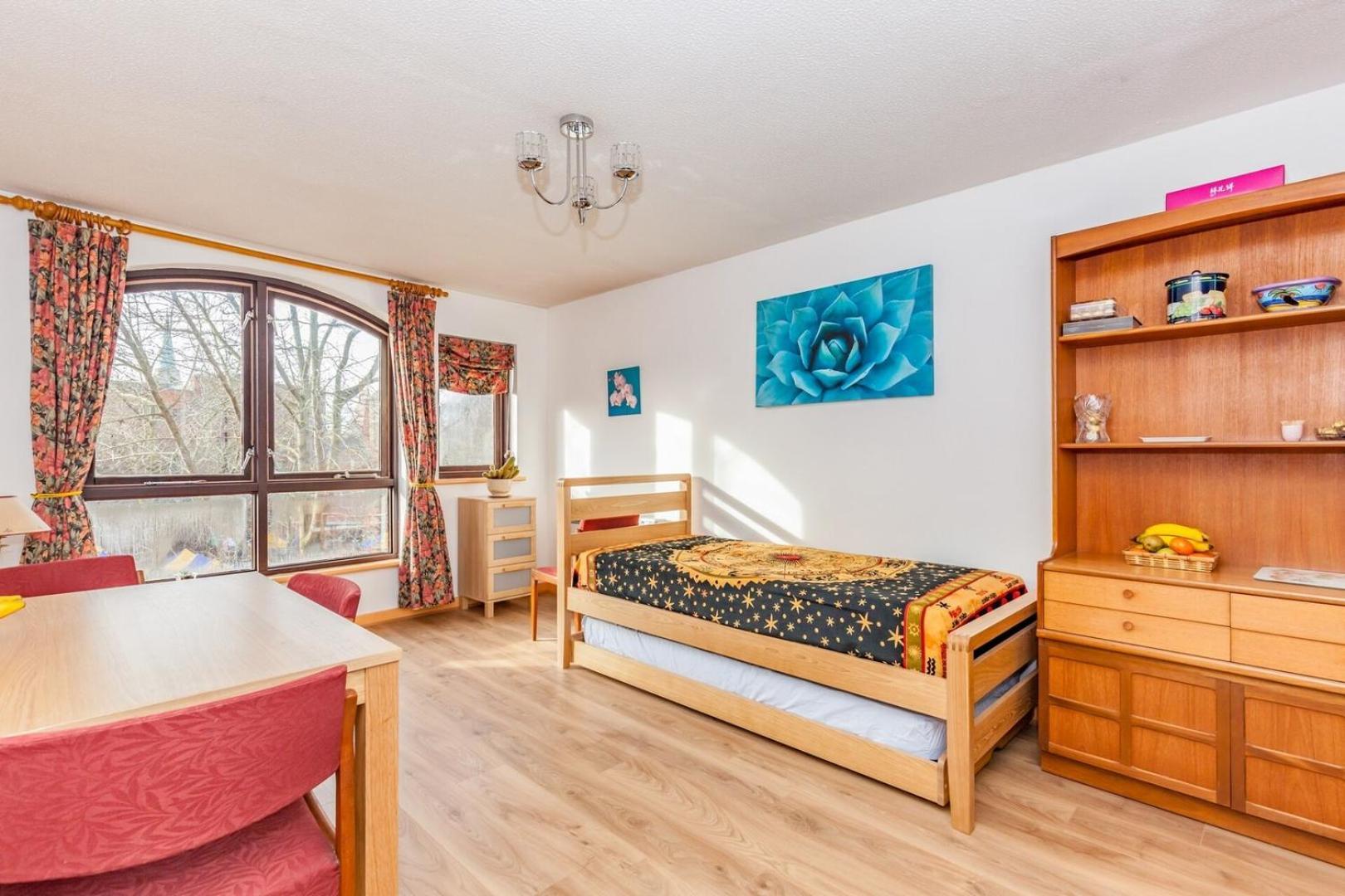 New Bright And Sunny Flat In Oxford City Centre Exterior photo